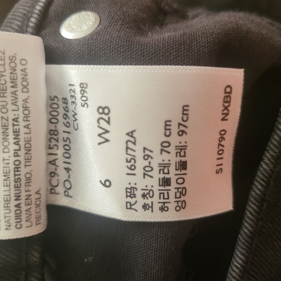 Levi Strauss Black Heritage High Rise Frayed Hem Shorts 6 / 28 - Picture 8 of 8